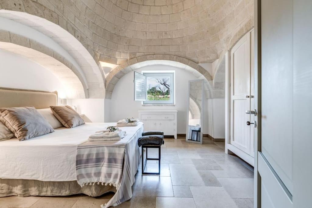 Trulli Gianpaolo - Luxury Villa Остуни Екстериор снимка